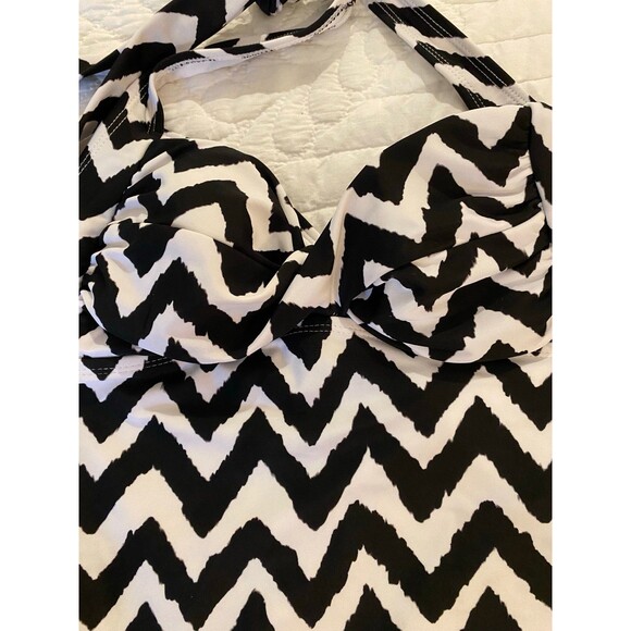 Catalina Womens 2 Piece Halter Top Black & White Size Medium Beach Pool Vacation - Picture 3 of 10